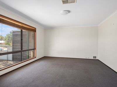 1 / 5 Hicks Road, Hannans