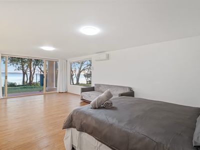18 The Esplanade, North Arm Cove