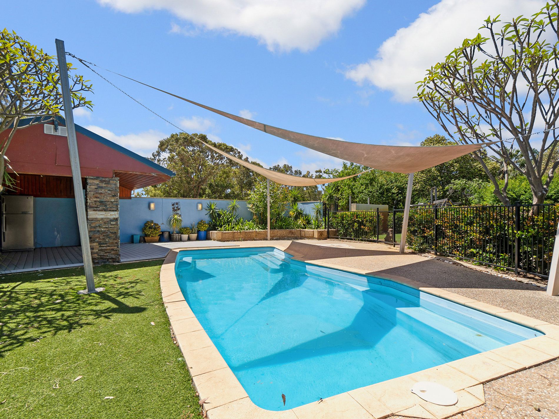 5 St Georges Avenue, Champion Lakes