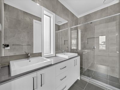 28 Xenia Street, Manor Lakes