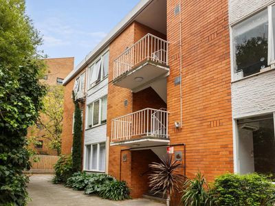 1 / 5 Mcgrath Court, Richmond