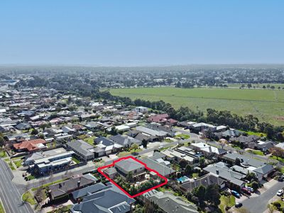 17 Willowtree Drive, Werribee