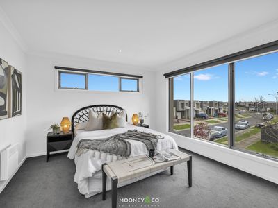 2 Aviara Walk, Cranbourne