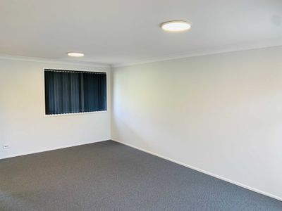 2 Bakeri Circuit, Warabrook