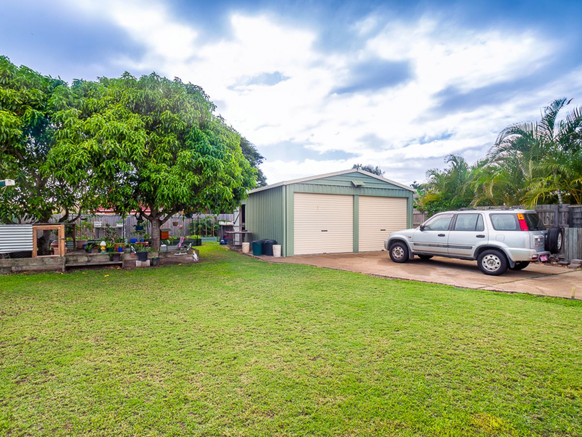 4 TWOLYN STREET, Urangan