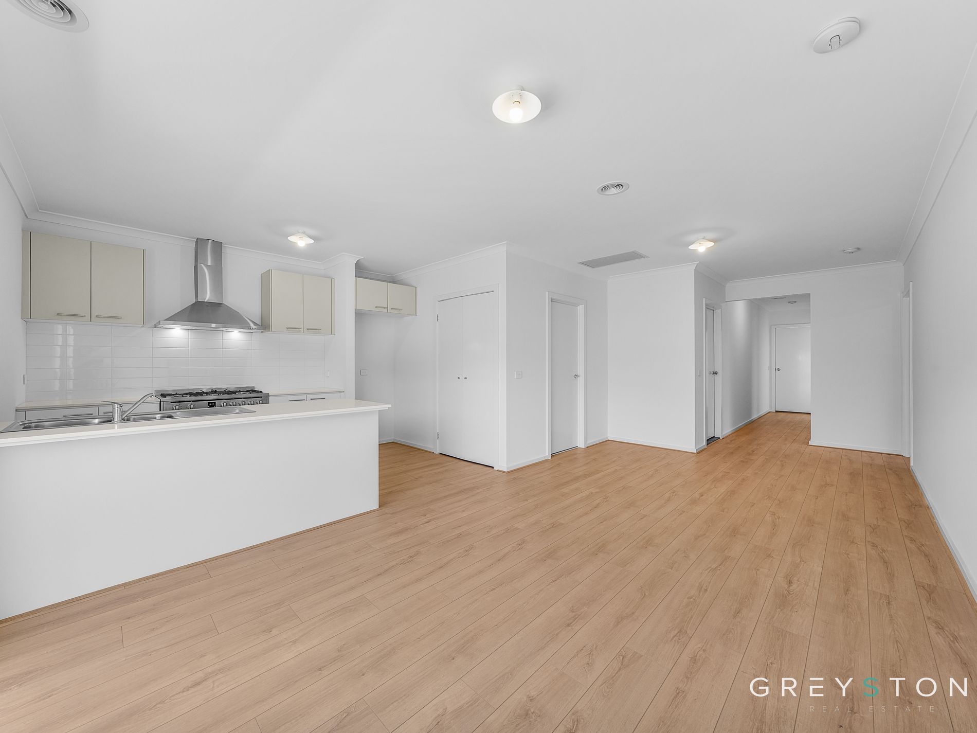 6 Distaff Way, Rockbank