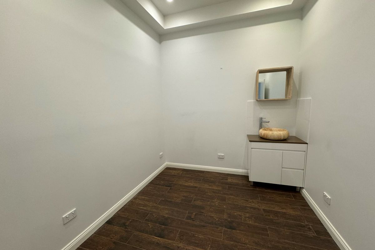 Shop 4 / 41 Hall Drive, Menai