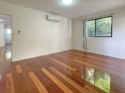 2 / 6 French Street, Booval