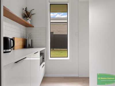 57 Stevenson Way, Orange