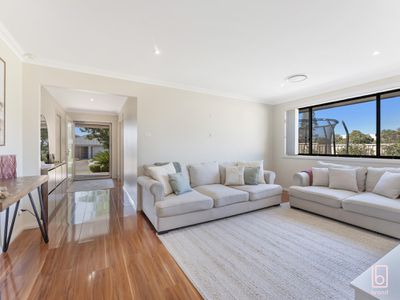 37 Grasstree Avenue, Woongarrah