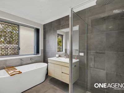 27 Senorita Parade, Urangan