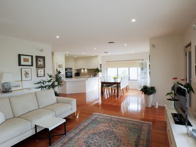 6 Knox Court, Kennington