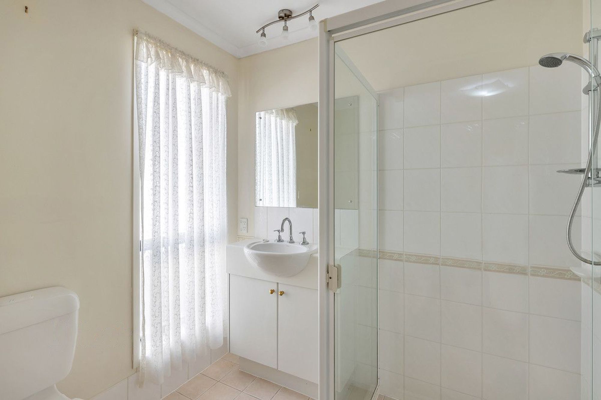 27 Meadowbank Terrace, Northgate