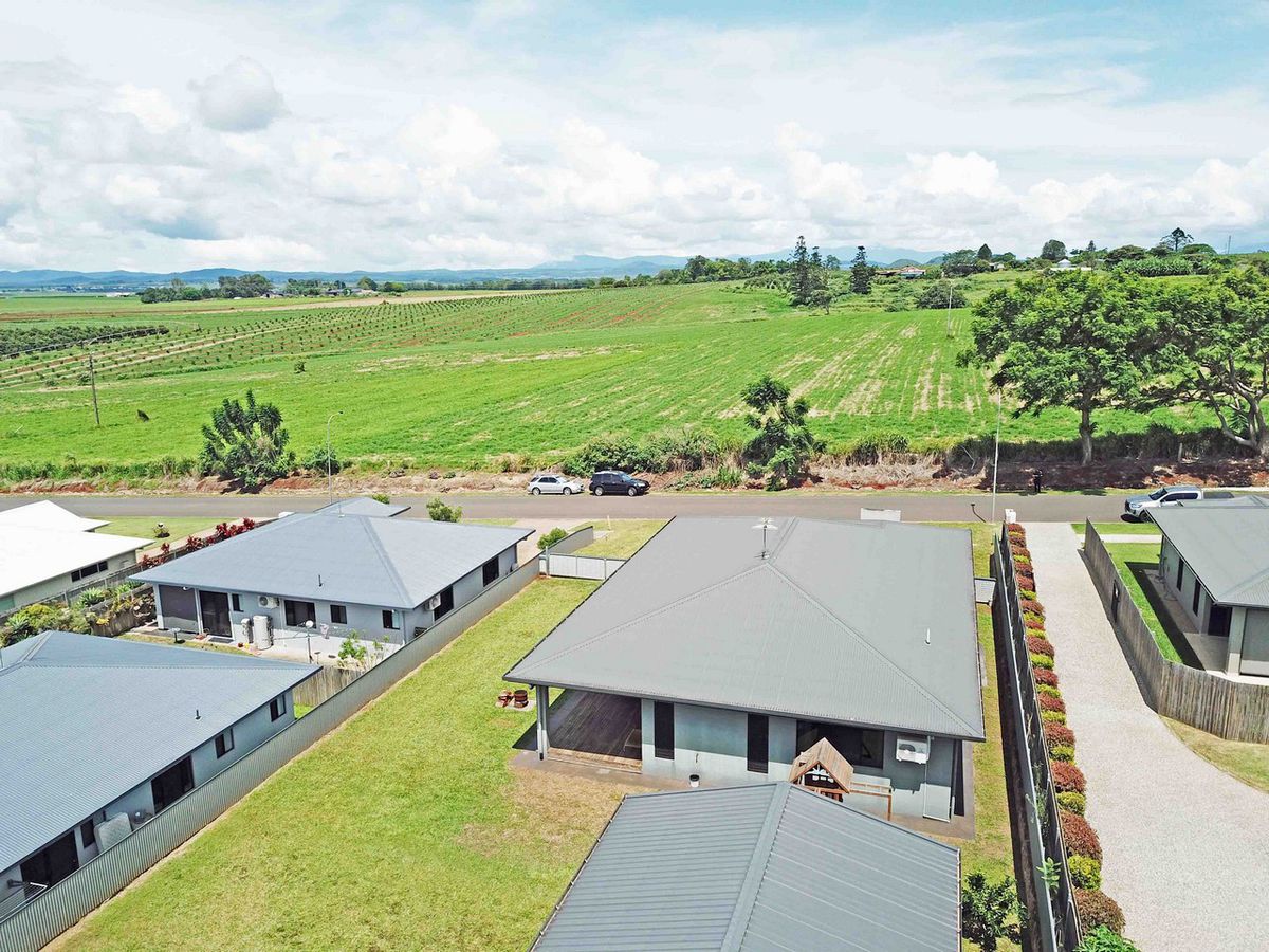 30 Gargan Lane, Atherton