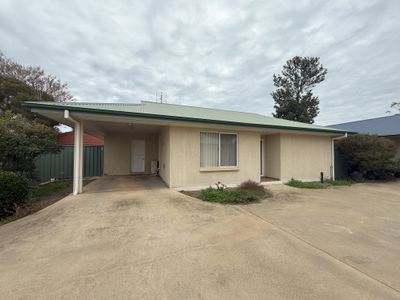 2 / 2A Wilga Street, Parkes