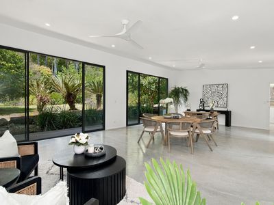 189 Coopers Lane West, Main Arm