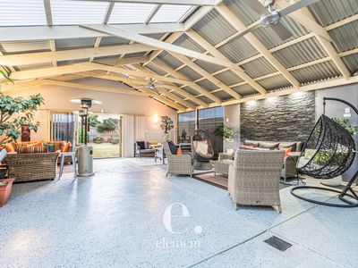 10 Skylark Court, Lara