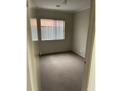 109 Moor Park Drive, Craigieburn