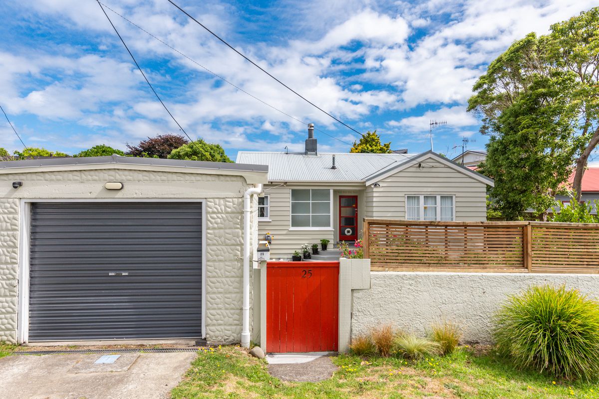 25 Golf Road, Paraparaumu Beach