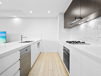A206 / 37-39  Loftus Crescent, Homebush