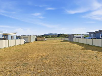 71 Main Road, George Town