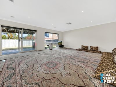 20 Starlight Rise, Cranbourne East