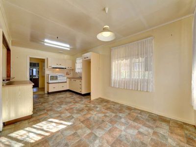 8 Black Street, Norville