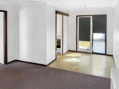 9 Shalom Place, Horsham