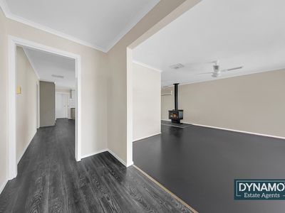 8 Wick Close, Craigieburn
