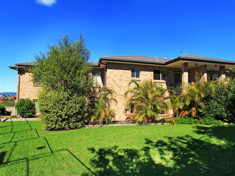 2 / 13 Melinda Grove, Lake Heights
