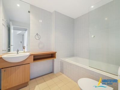 86 / 27 Bennelong Parkway, Wentworth Point