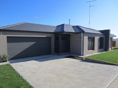 2-4 Casey Grove, Leopold