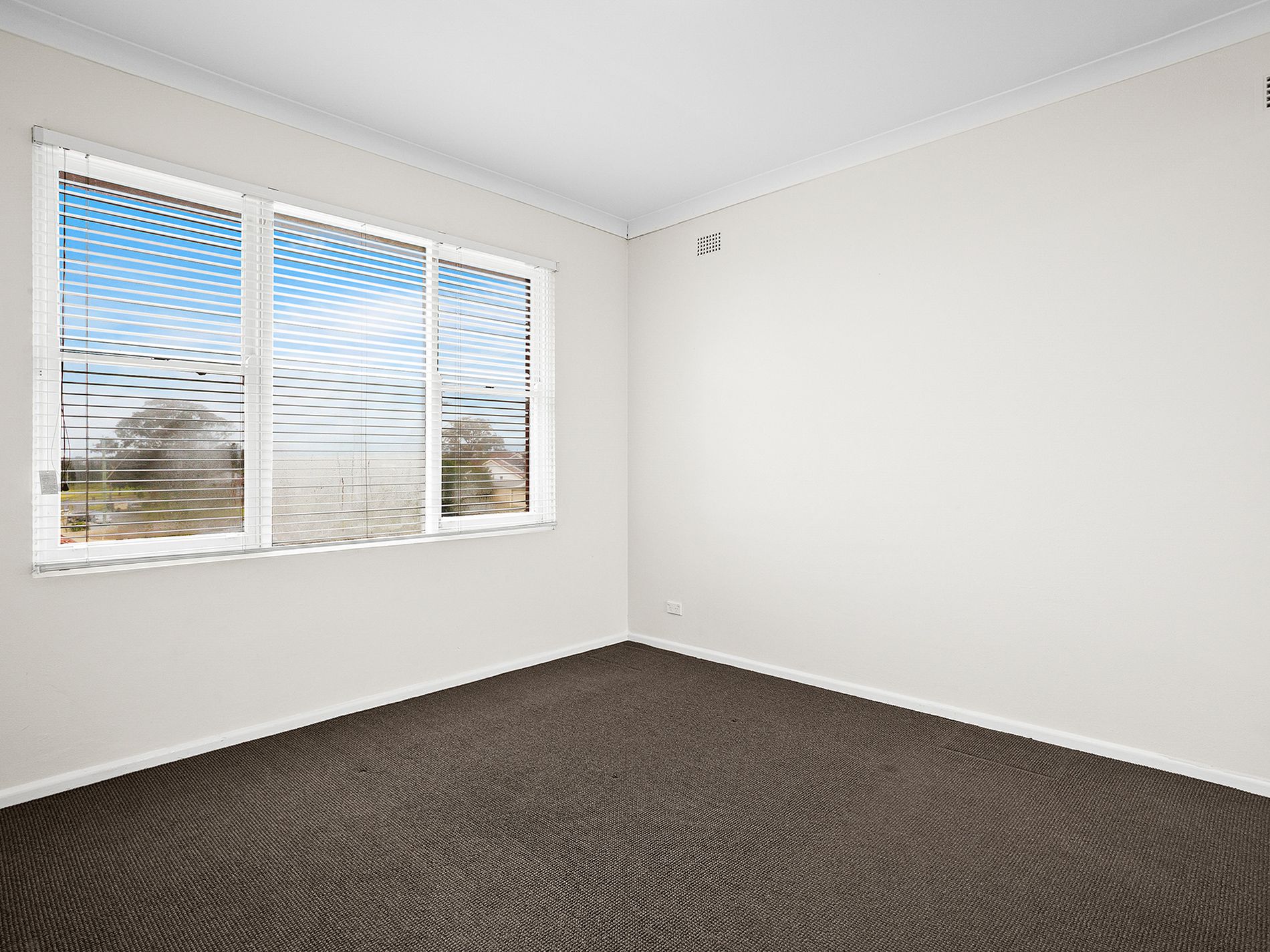 4 / 5 First Avenue South, Warrawong