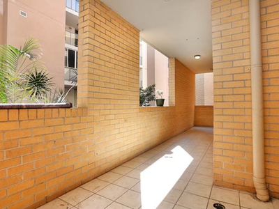 8 / 2-6 Kendall Street, Harris Park