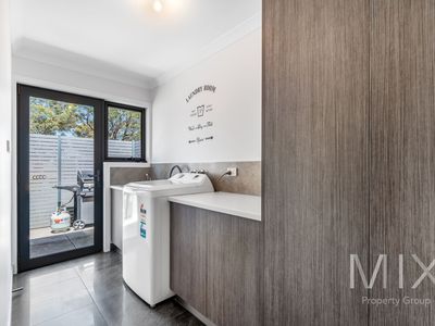 99 Bakers Road, Penna