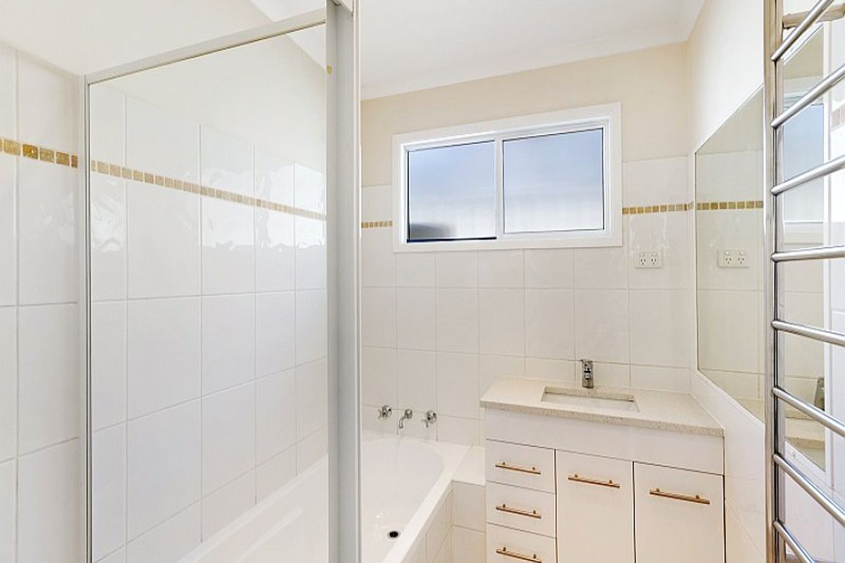 11 Lisarow Street, Lisarow