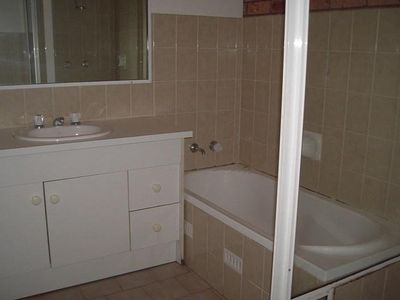 1 / 122A Tongarra Road, Albion Park