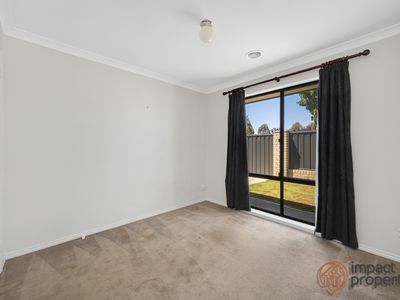 19 Patrick White Circuit, Franklin