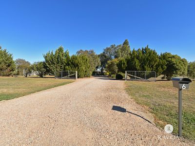 6 Pyle Road, Londrigan