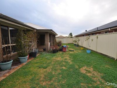 17 William Farrier Drive, Dubbo