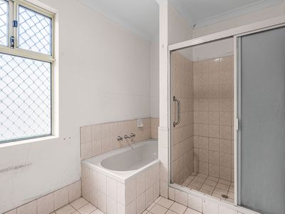 6 Tuscany Place, Caversham