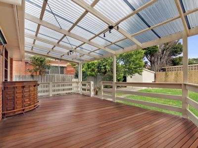 41 Caroline Crescent, Blackburn North