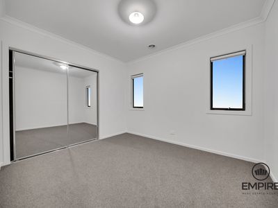 100 Clara Drive, Clyde North