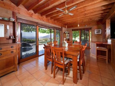 2735 Beechworth Road, Leneva