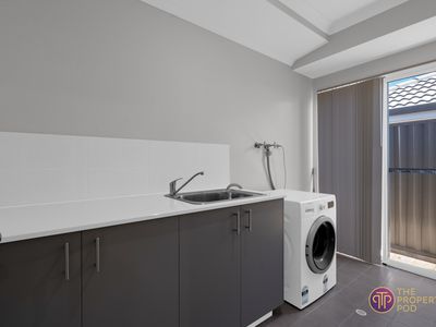 4 Sunstone Boulevard, Treeby