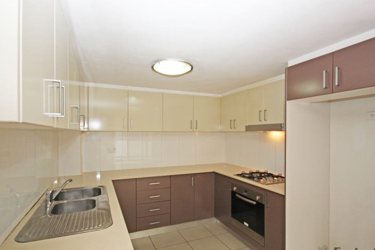 15 / 52 Courallie Avenue, Homebush West