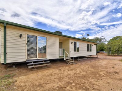 160 WREN STREET, Longreach