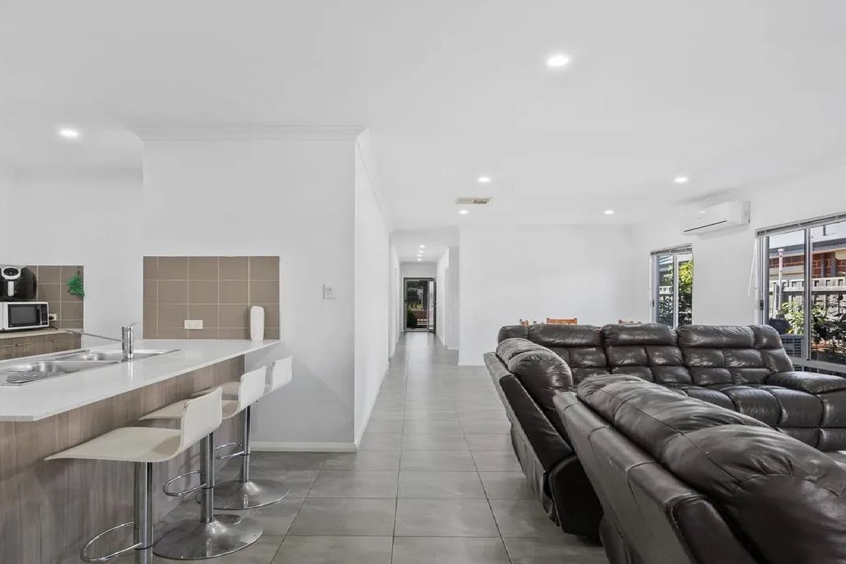 382 Banrock Drive, Ellenbrook
