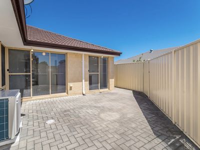 6 / 14 Godwit Street, Queens Park