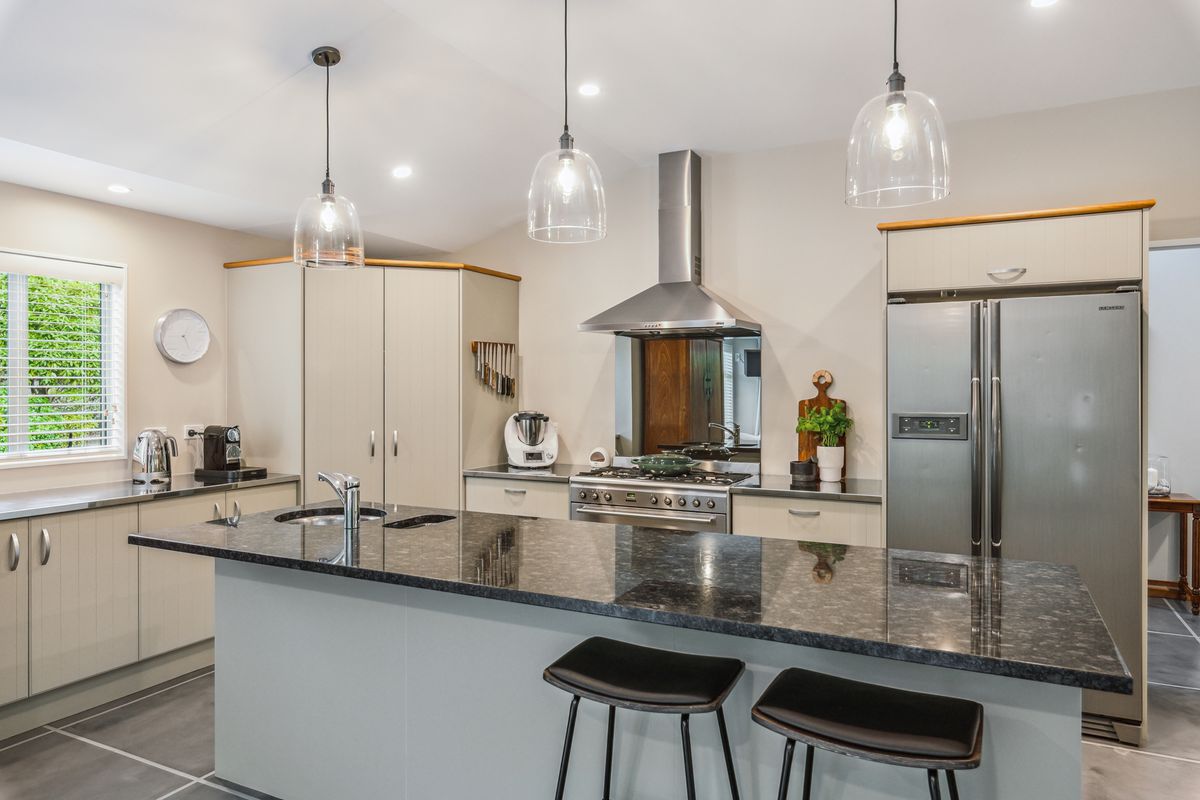 3 Southleigh, Raumati South